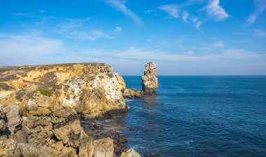 Atlantik Okyanusu kıyısında