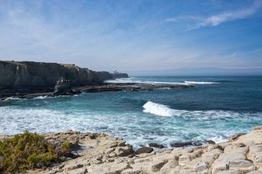 Atlantik Okyanusu kıyısında