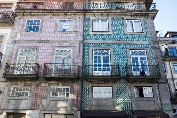 Facades of houses in Porto — Stock Photo, Image