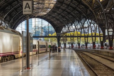 Barcelona'da Fransız demiryolu İstasyonu