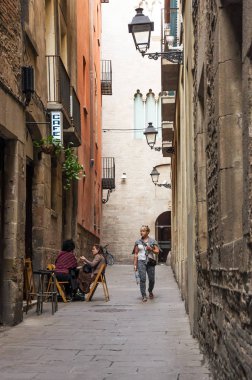 Barselona gothic Quarter dar sokak