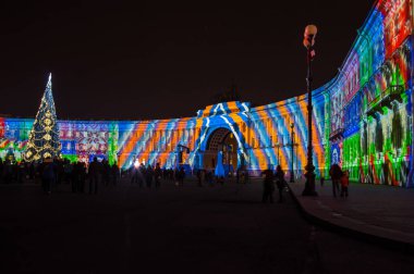 Palace Meydanı'nda ışık gösterisi