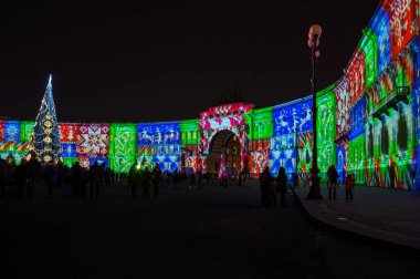 Palace Meydanı'nda ışık gösterisi