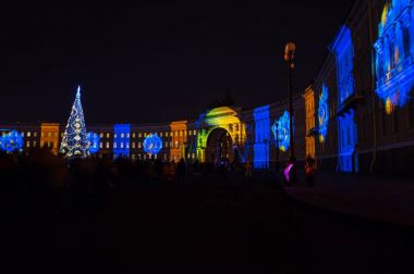 Palace Meydanı'nda ışık gösterisi