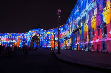 Palace Meydanı'nda ışık gösterisi