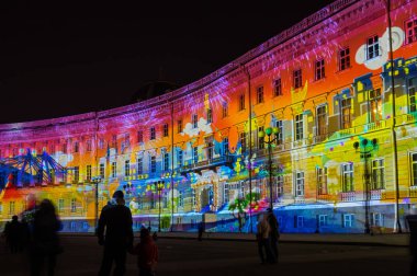 Palace Meydanı'nda ışık gösterisi