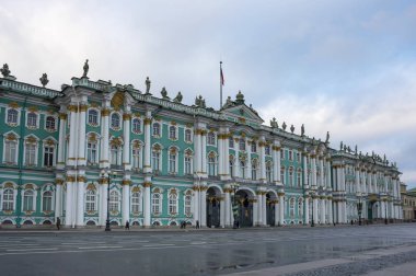 Saint Petersburg'daki Kış Sarayı