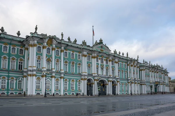 Der winterpalast in saint petersburg — Stockfoto