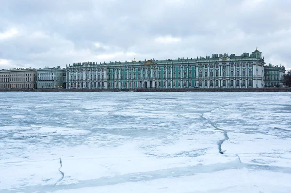 Vinterpalatset i Sankt Petersburg — Stockfoto