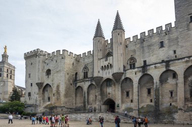 Saray Meydanı Avignon