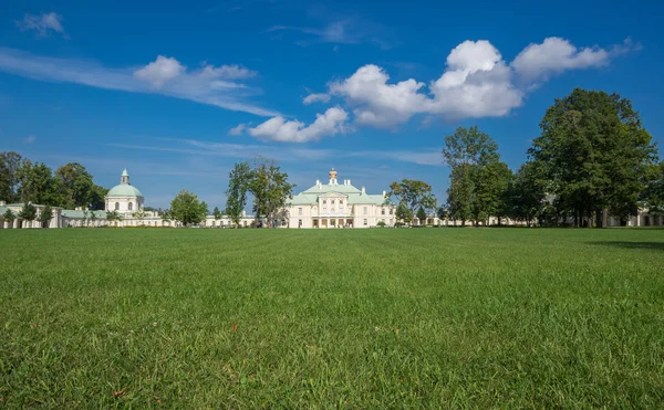 The Palace of Oranienbaum — Stock Photo, Image