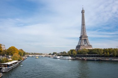 Paris 'teki Eyfel Kulesi