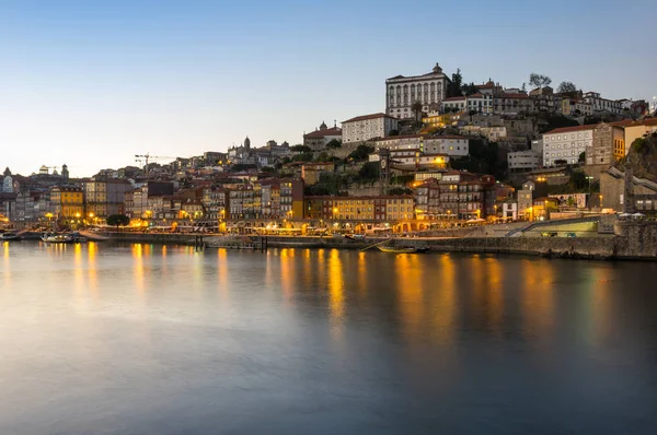 Vista panorámica de Oporto al atardecer — Foto de Stock