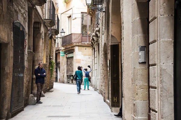 Barselona gothic Quarter dar sokak