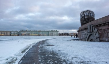 Saint Petersburg'daki Kış Sarayı
