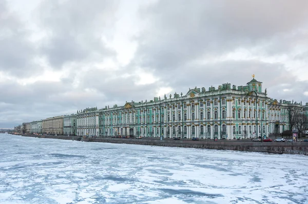 Vinterpalatset i Sankt Petersburg — Stockfoto