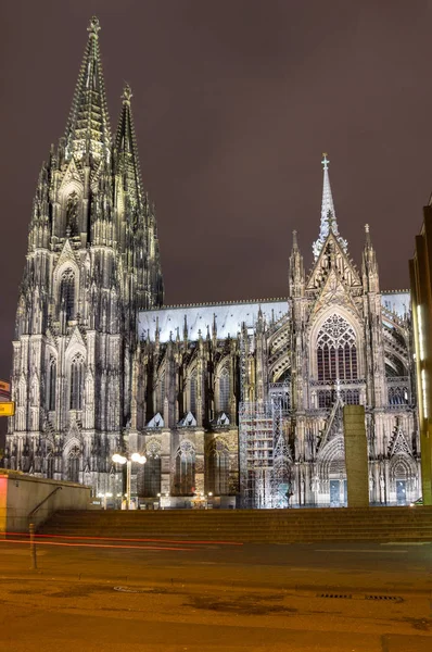 Nachtansicht des Kölner Doms — Stockfoto