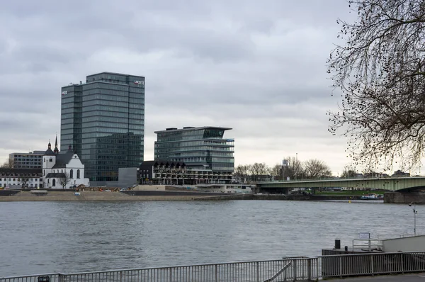 Embankment in Keulen — Stockfoto