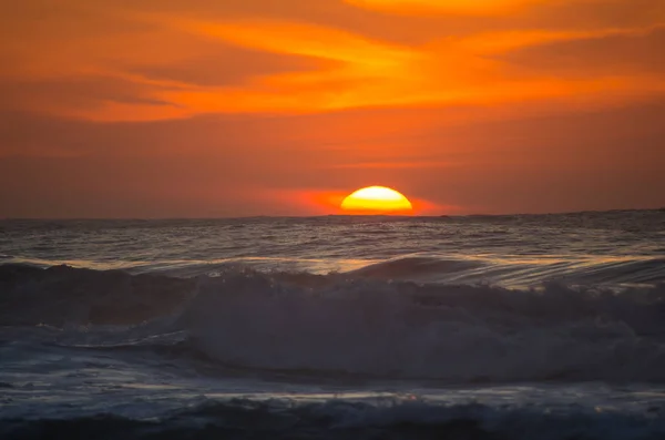 Pôr do sol sobre o Oceano Atlântico — Fotografia de Stock