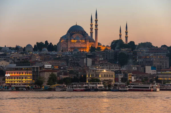 Eminönü ilçesinde günbatımı