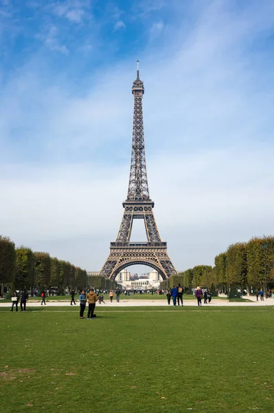 The Eiffel Tower in Paris — Stock Photo, Image