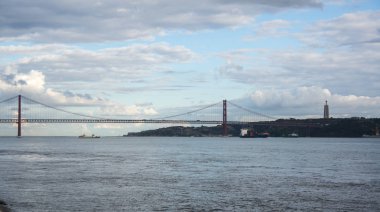 25. Abril Köprüsü