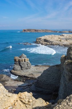 Atlantik Okyanusu kıyısında