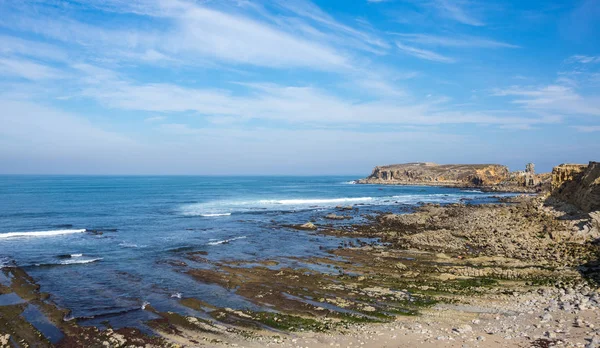 Atlantik Okyanusu kıyısında