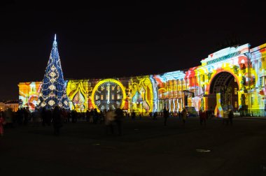 Palace Meydanı'nda ışık gösterisi