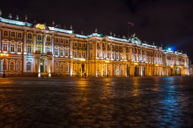 Saint Petersburg'daki Kış Sarayı
