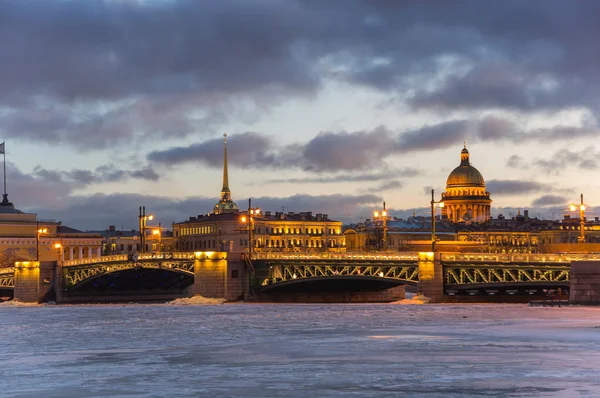 Vista panoramica del centro storico di San Pietroburgo — Foto Stock