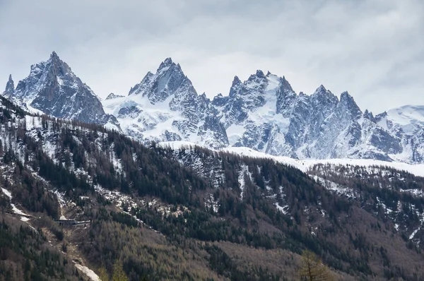 Panoramisch uitzicht van Franse Alpen — Stockfoto