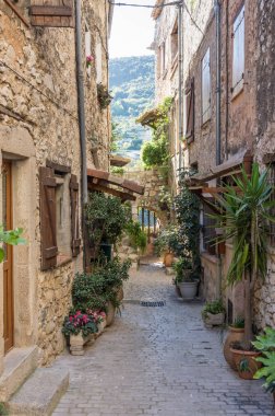 Tourrettes-sur-Loup Caddesi