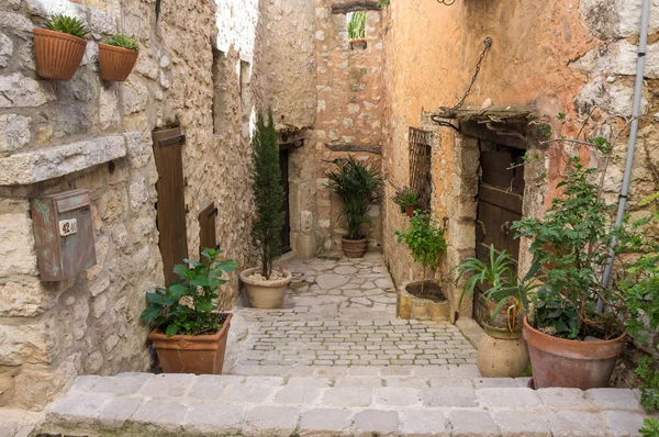 Tourrettes-sur-Loup Caddesi