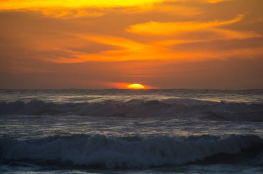 Atlantik Okyanusu üzerinden günbatımı