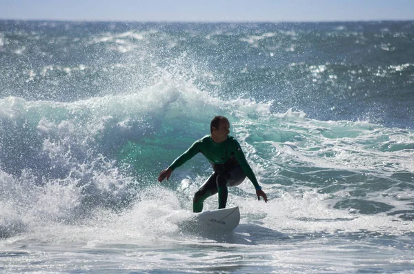Mare surf sulla costa dell'Oceano Atlantico — Foto Stock