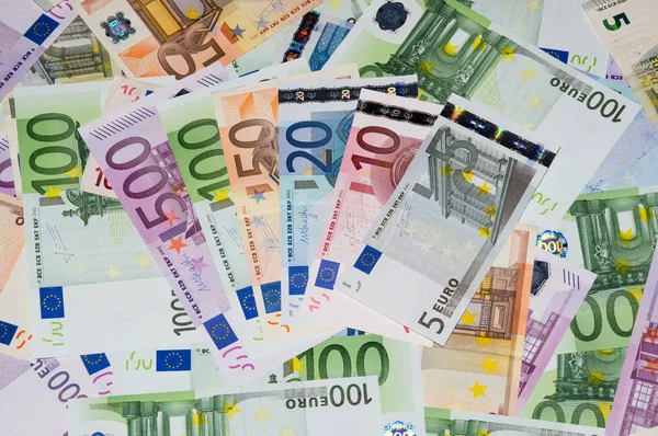 Billetes en euros dispersos — Foto de Stock