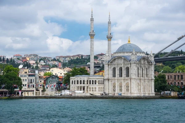 Ortakoy mecset Isztambulban — Stock Fotó