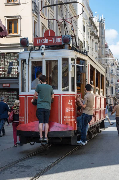 A red classic tram in Istiklal street — Stock Photo, Image