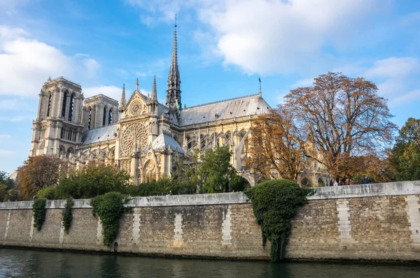 Notre-Dame de Paris — Stockfoto