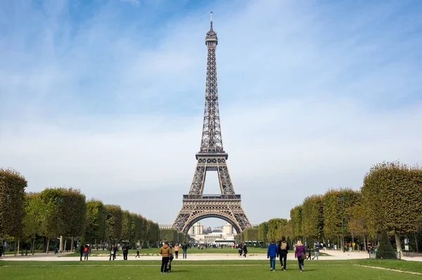 The Eiffel Tower in Paris — Stock Photo, Image