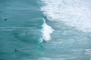 Atlantik Okyanusu kıyısında