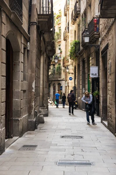 Barselona gothic Quarter dar sokak
