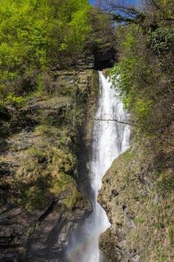 Şelale içinde Fransız Alps