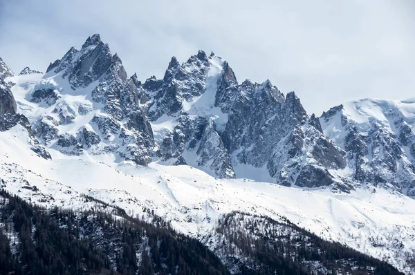 Panoramisch uitzicht van Franse Alpen — Stockfoto