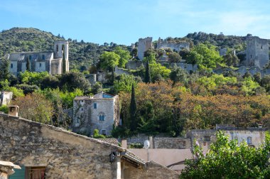 Oppede-le-Vieux panoramik manzaralı