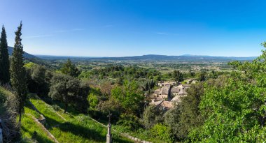 Oppede-le-Vieux panoramik manzaralı