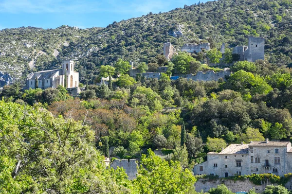 Panoramic view of Oppede-le-Vieux — Stock Photo, Image