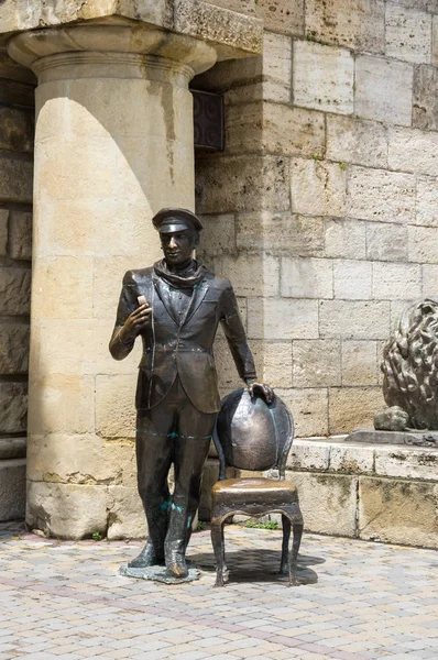 Rzeźba Ostap Bender przy wejściu do Proval w Pyatigors — Zdjęcie stockowe