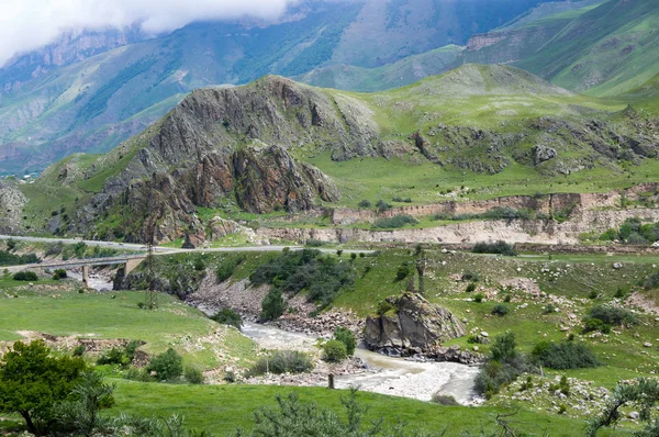 Baksan rokle v pohoří Kavkaz v Rusku — Stock fotografie